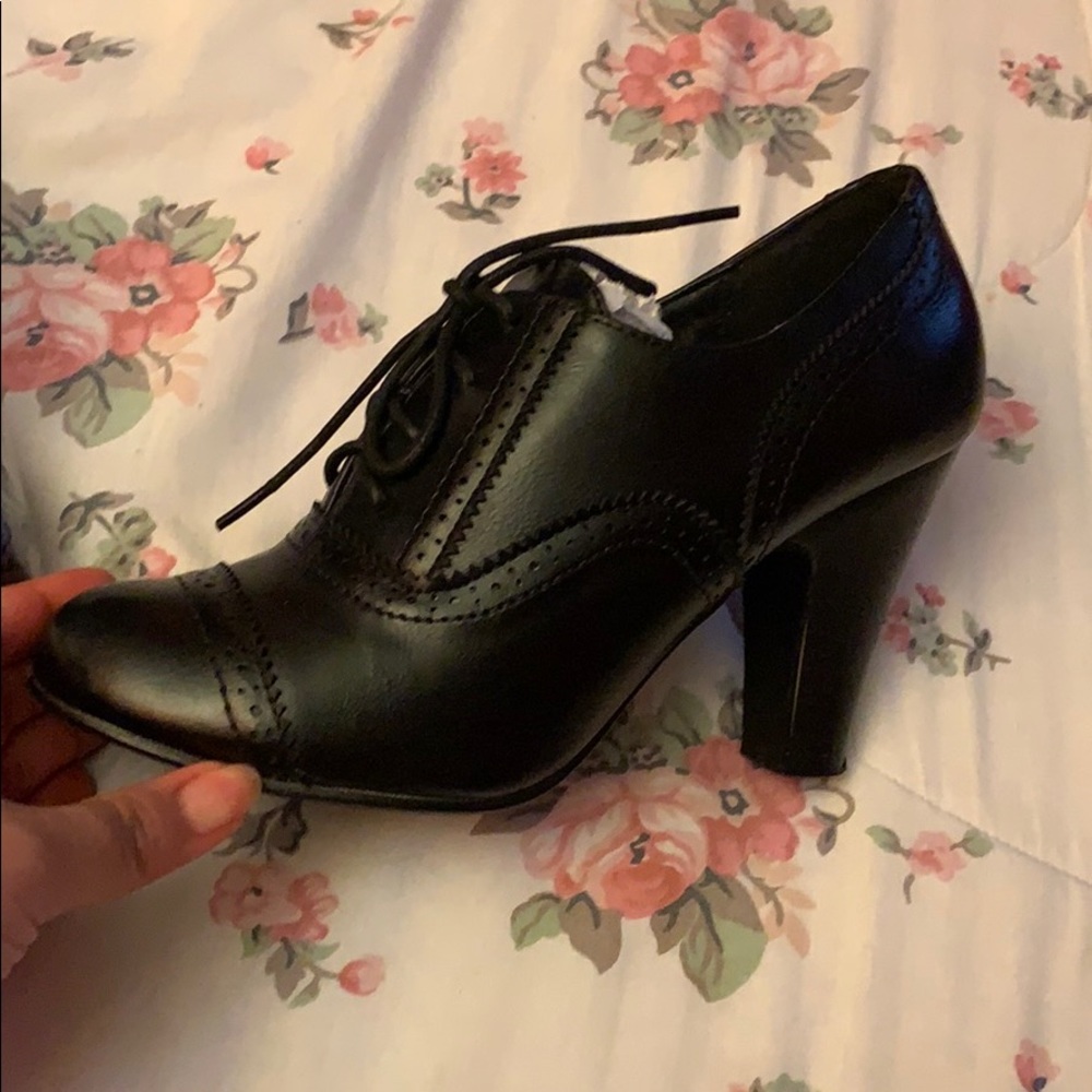 High heel shoe